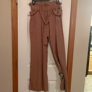 thick elastic waist band, belted flowy pants